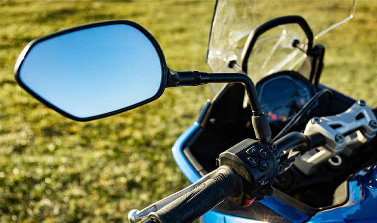 バイクのミラー交換方法とは？取り外し方・取り付け方や費用感を解説